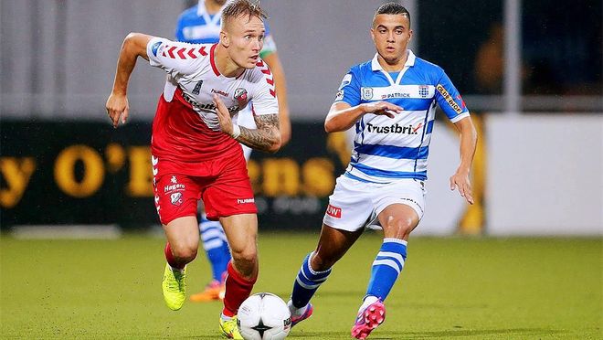 在这位年轻 在这位年轻